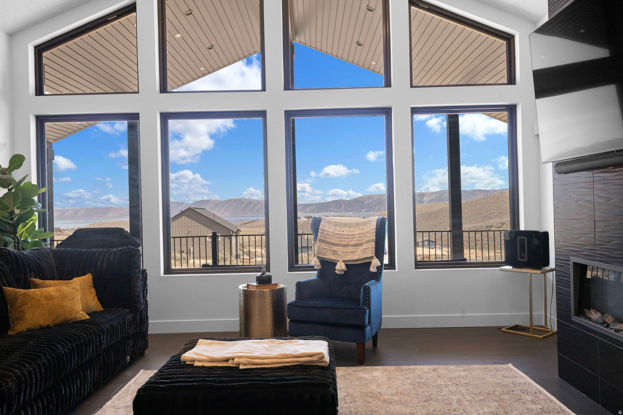 OMEGA SUB 6 - Residential