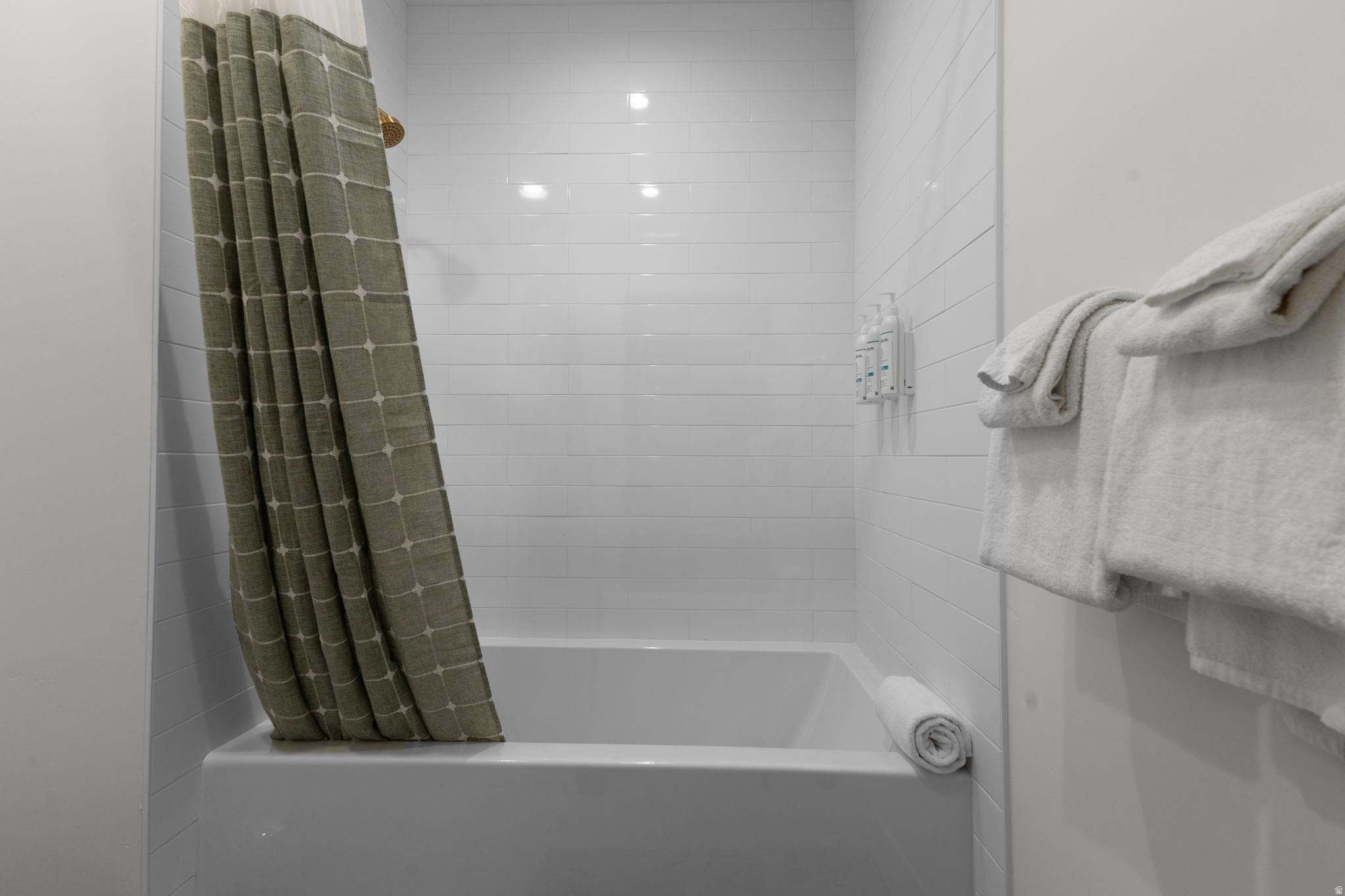 OMEGA SUB 6 - Residential