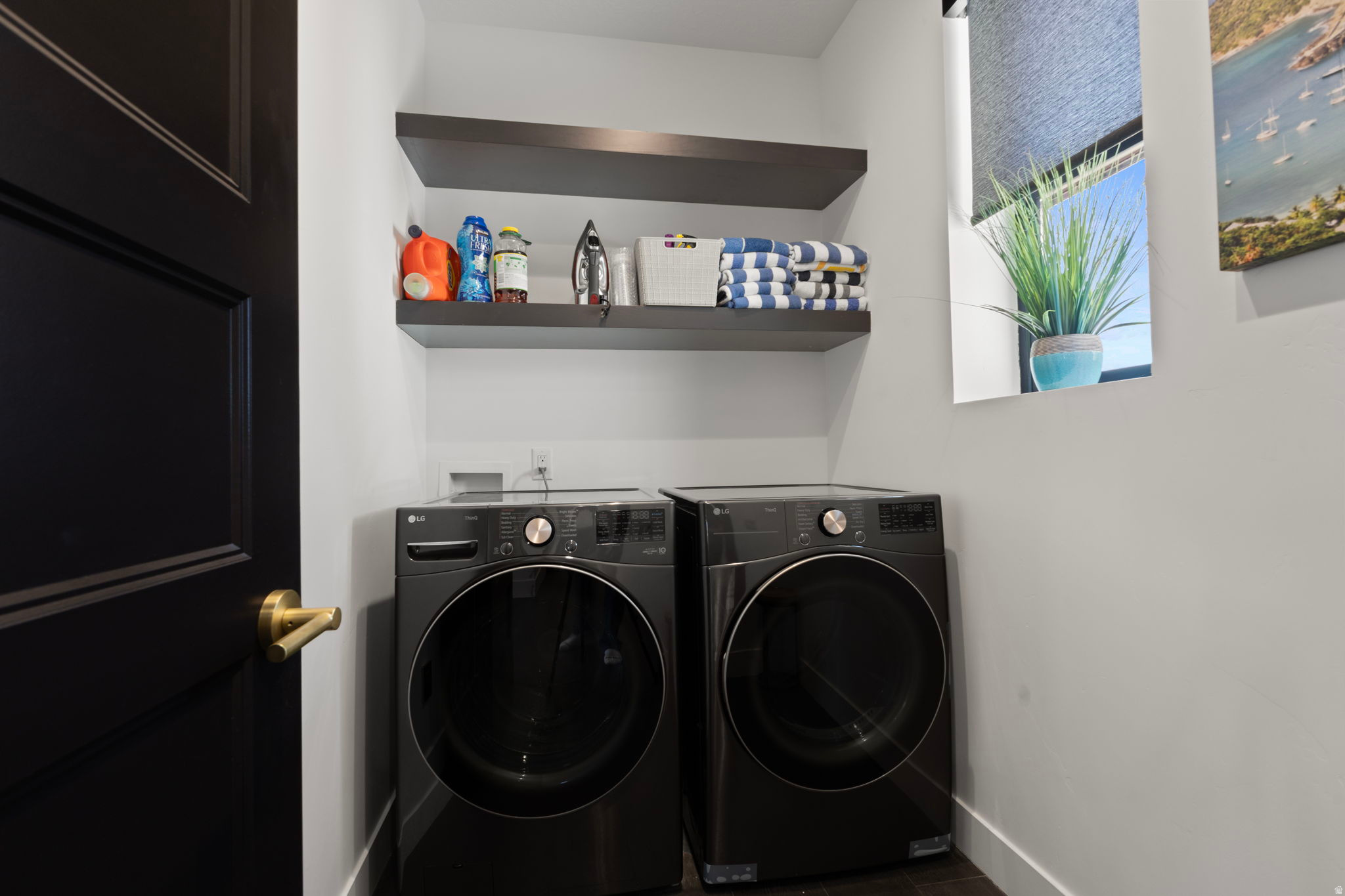 OMEGA SUB 6 - Residential