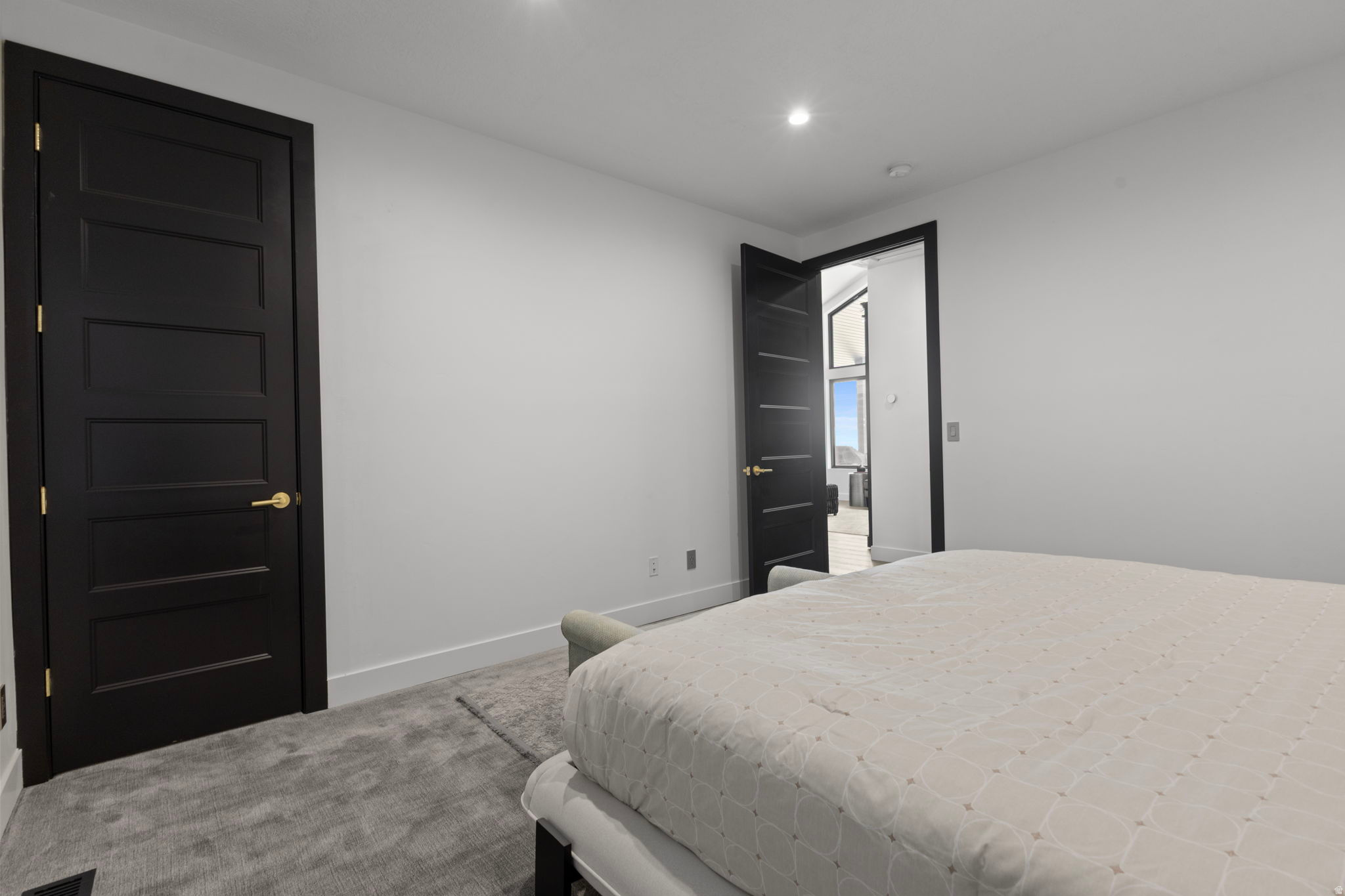 OMEGA SUB 6 - Residential