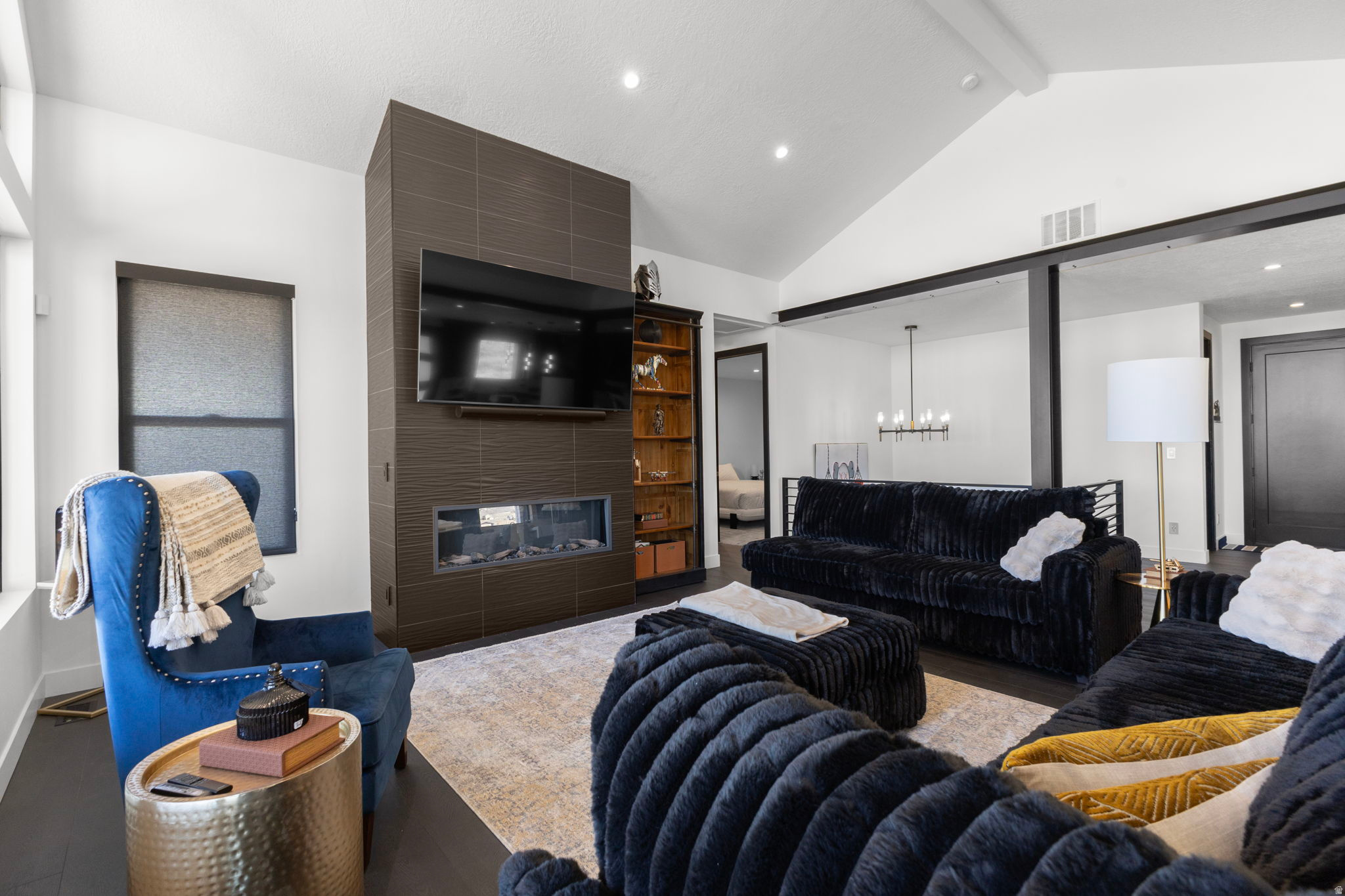 OMEGA SUB 6 - Residential