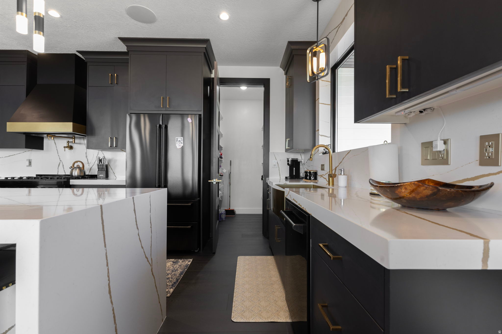 OMEGA SUB 6 - Residential