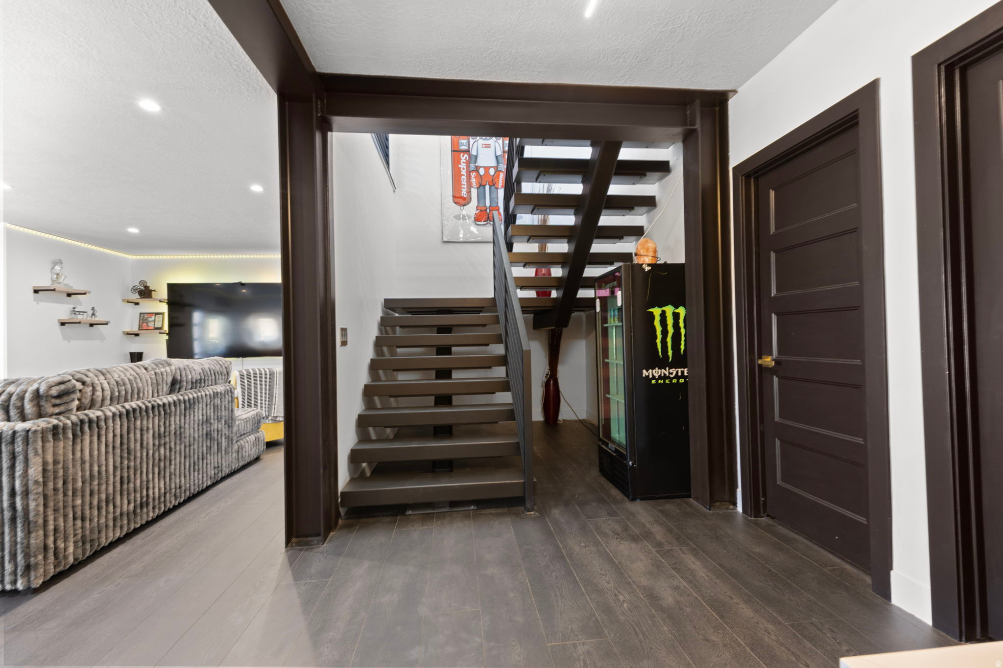 OMEGA SUB 6 - Residential