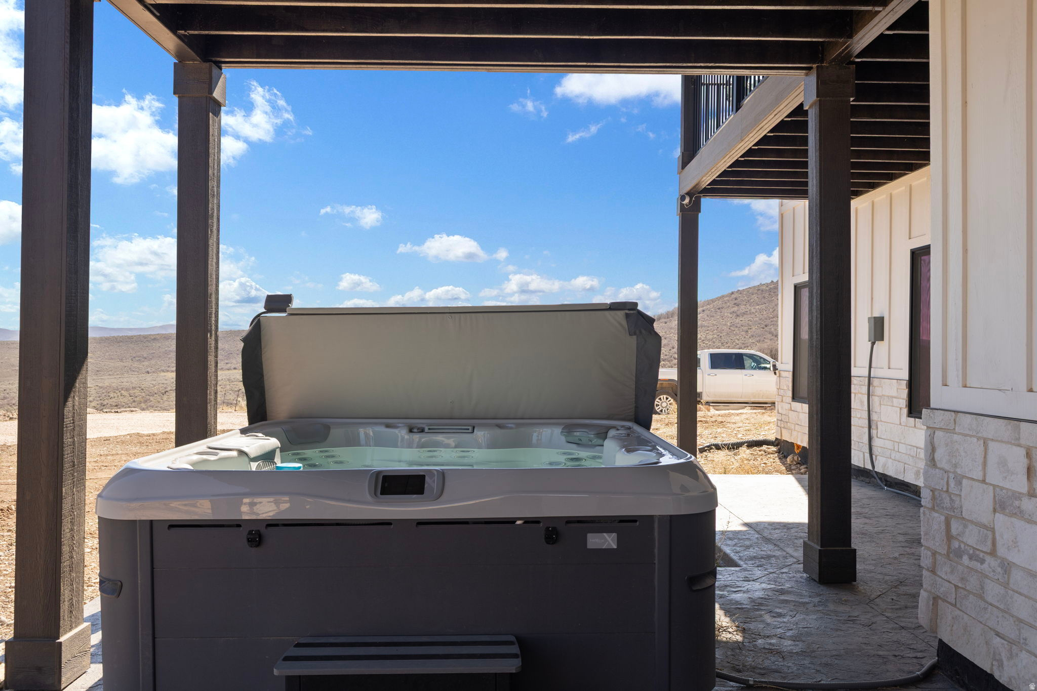 OMEGA SUB 6 - Residential