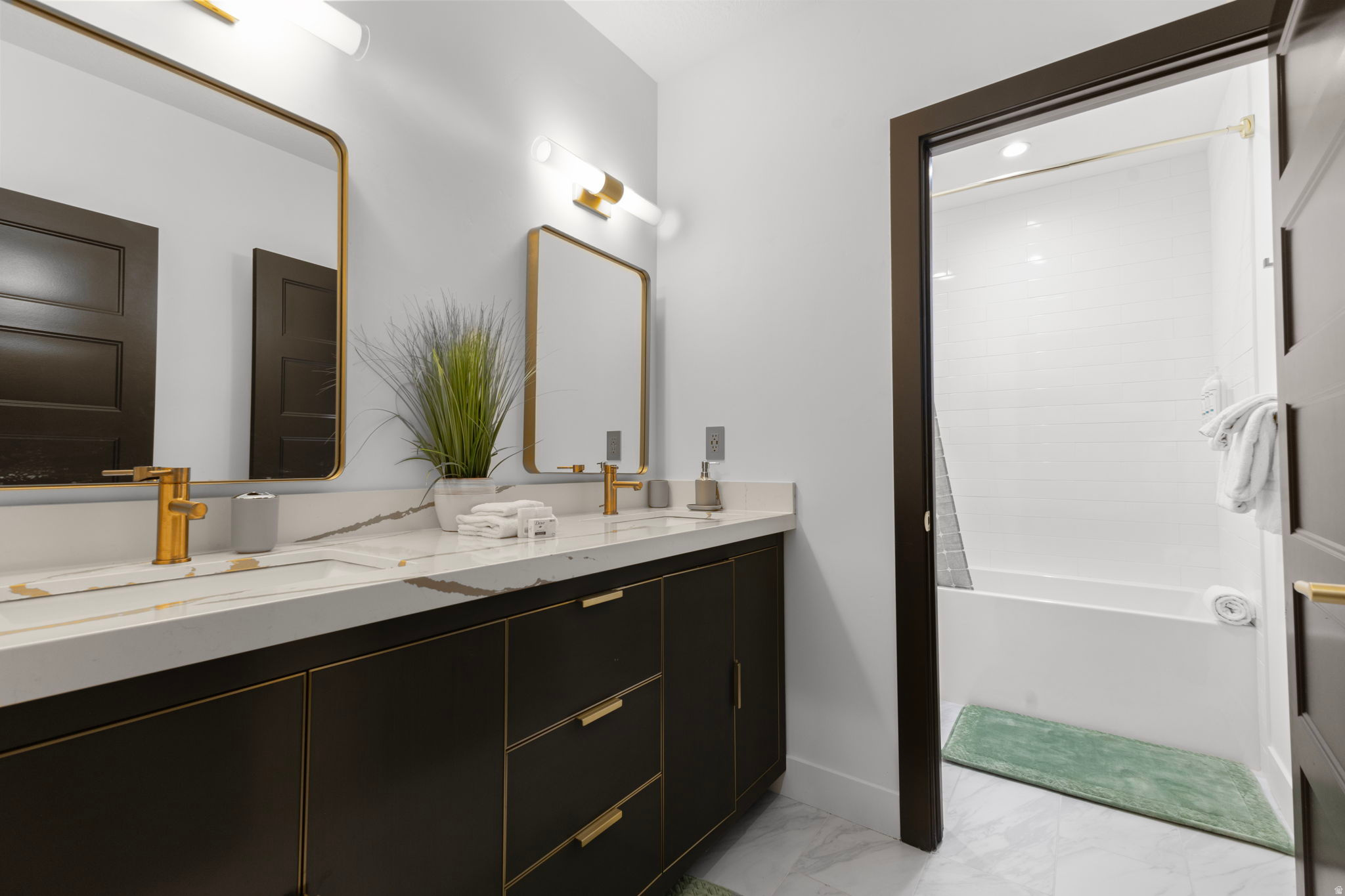 OMEGA SUB 6 - Residential