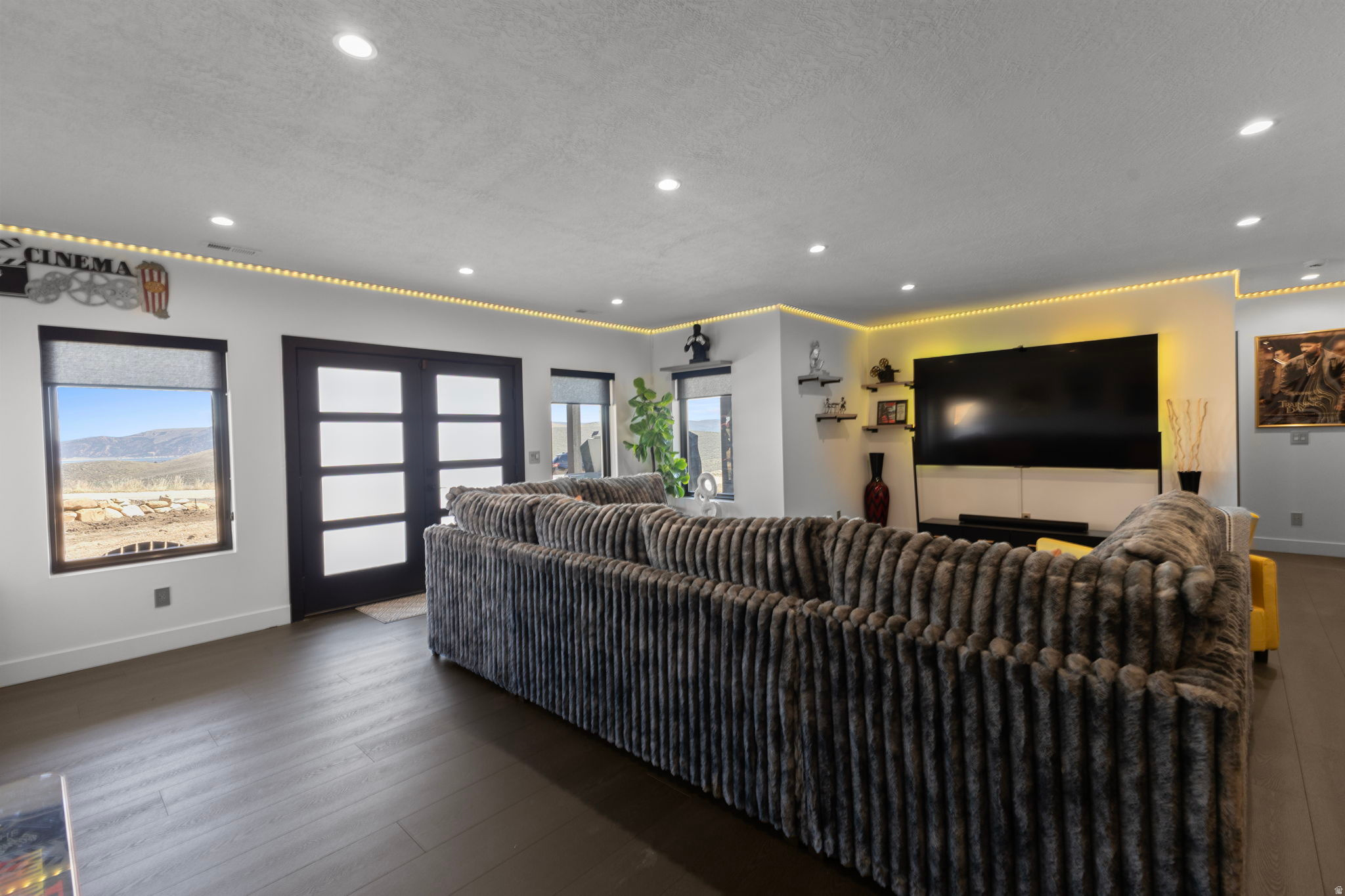 OMEGA SUB 6 - Residential