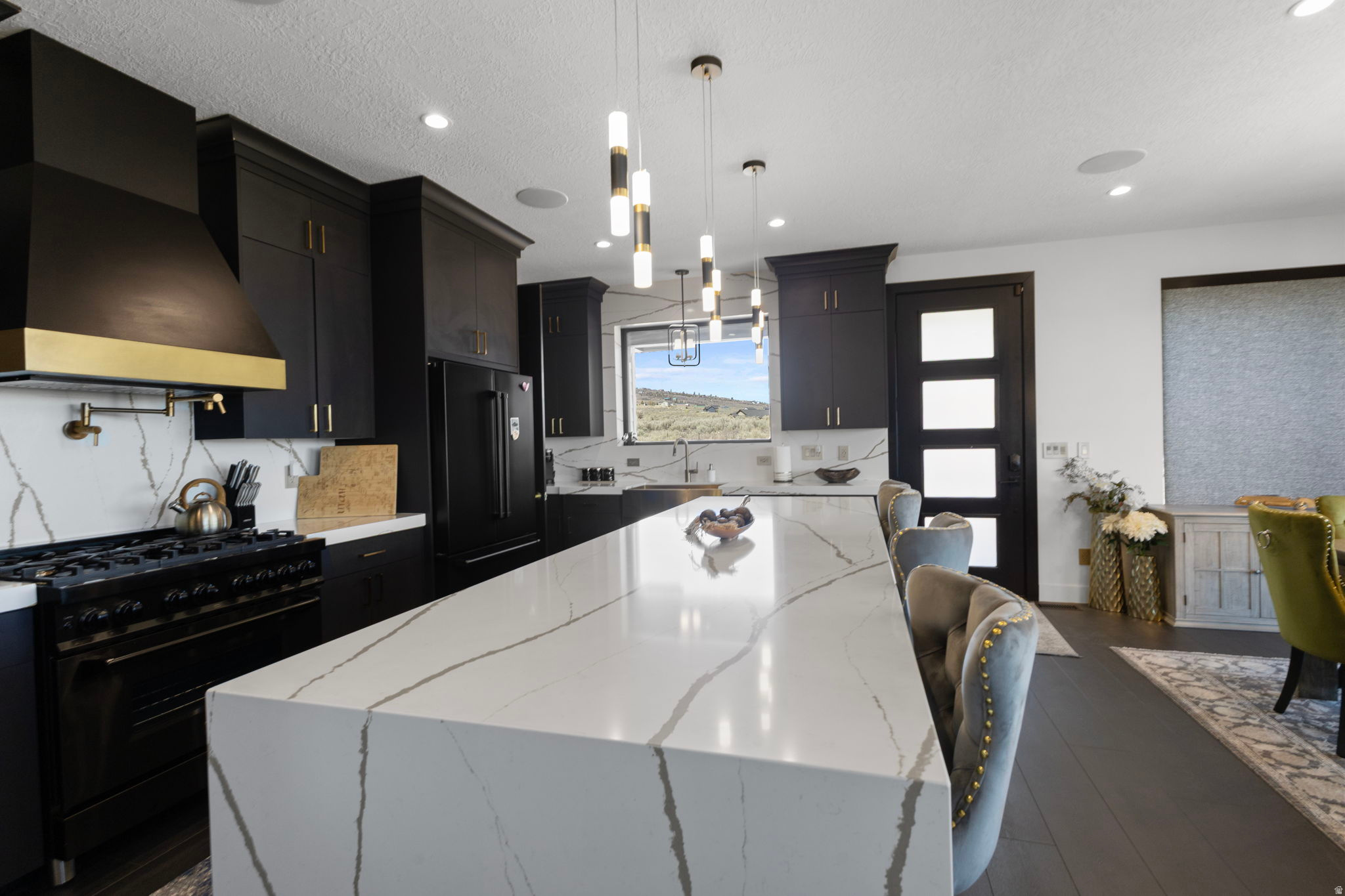 OMEGA SUB 6 - Residential