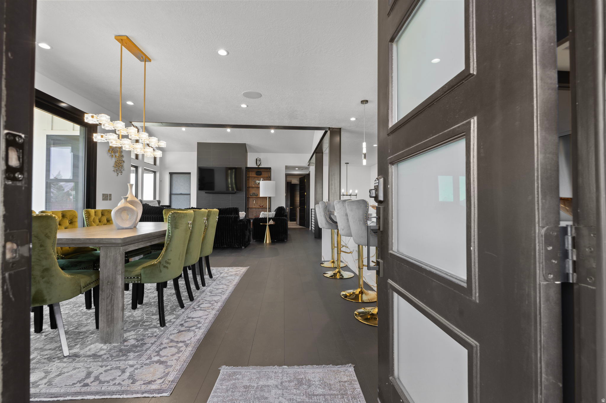 OMEGA SUB 6 - Residential