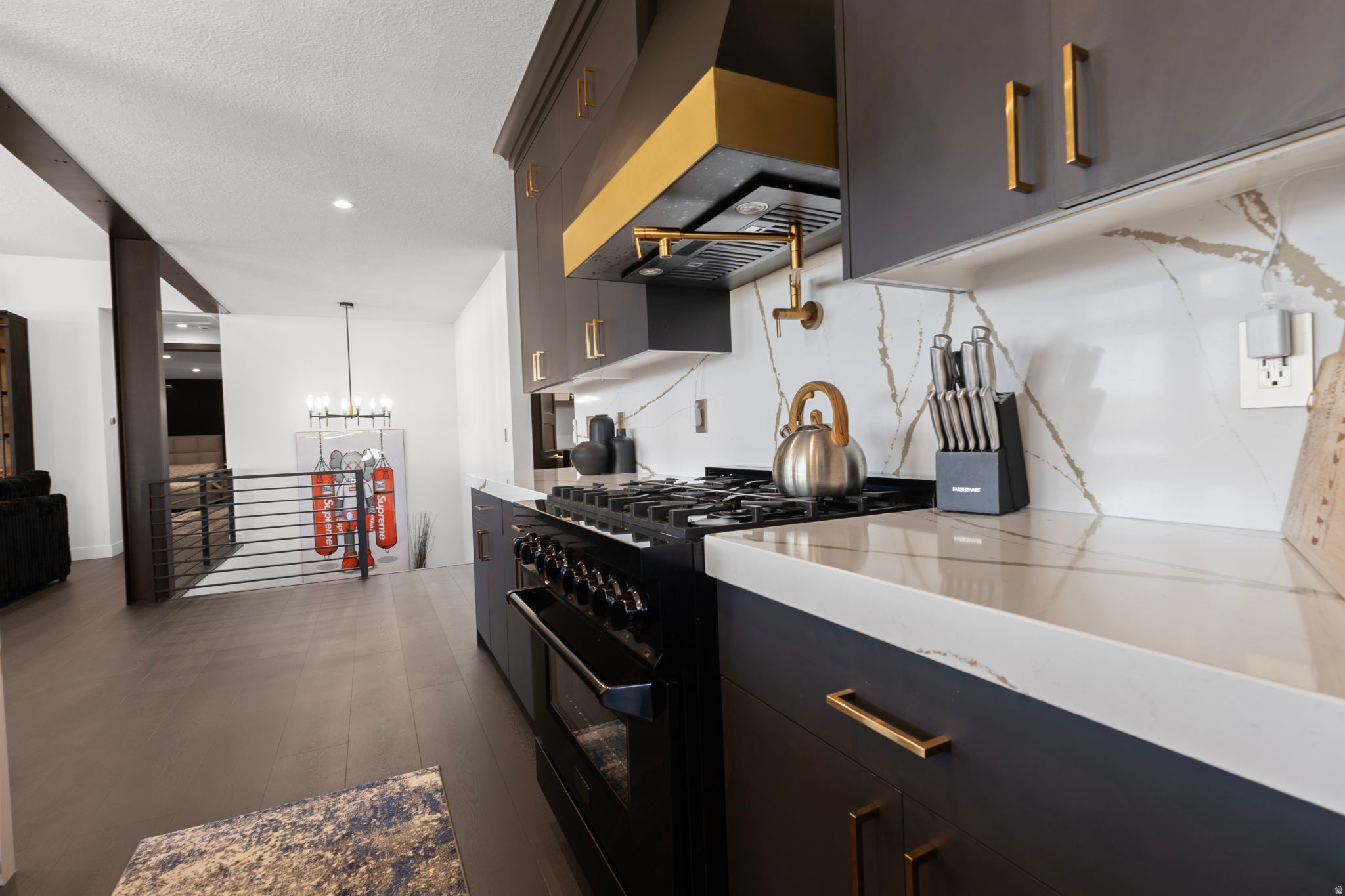 OMEGA SUB 6 - Residential