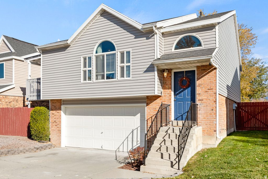 RIVER RIDGE - Residential