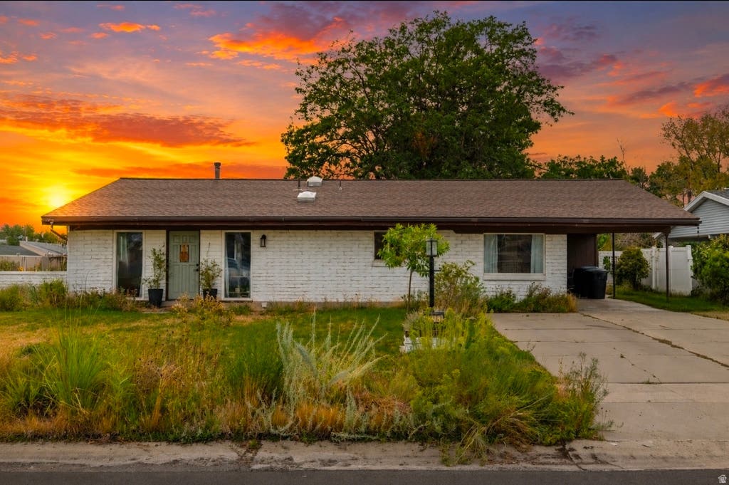 Photo of 10368 S CROCUS ST, Sandy, UT 84094 (MLS # 2179089)
