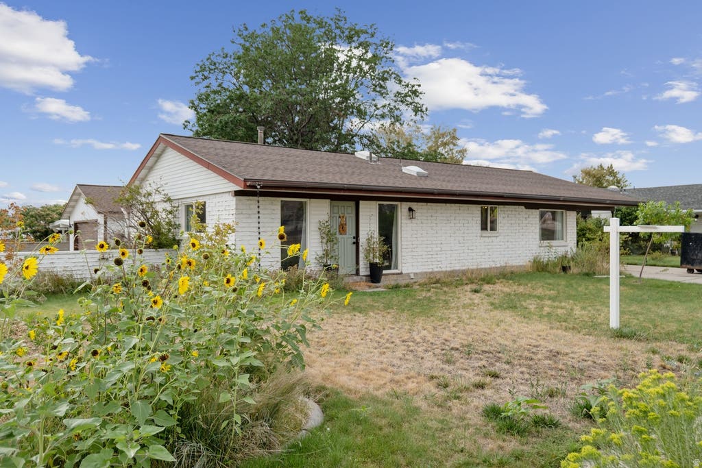 Photo of 10368 S CROCUS ST, Sandy, UT 84094 (MLS # 2179089)