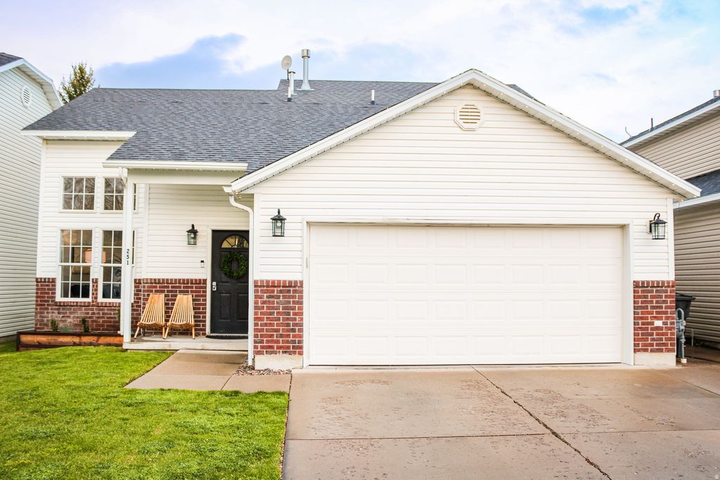 Photo of 251 ROSEWOOD CIR, Logan, UT 84321 (MLS # 2153962)