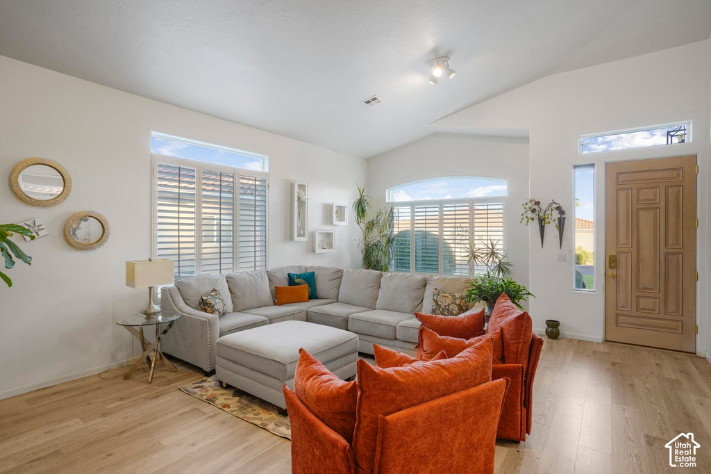 Photo of 23 N SHADOW DR, Washington, UT 84780 (MLS # 2188906)