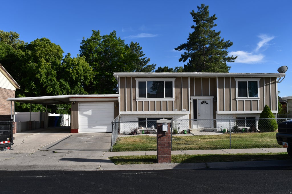 Photo of 1325 W SUNBURST DR S, West Jordan, UT 84084 (MLS # 2170629)