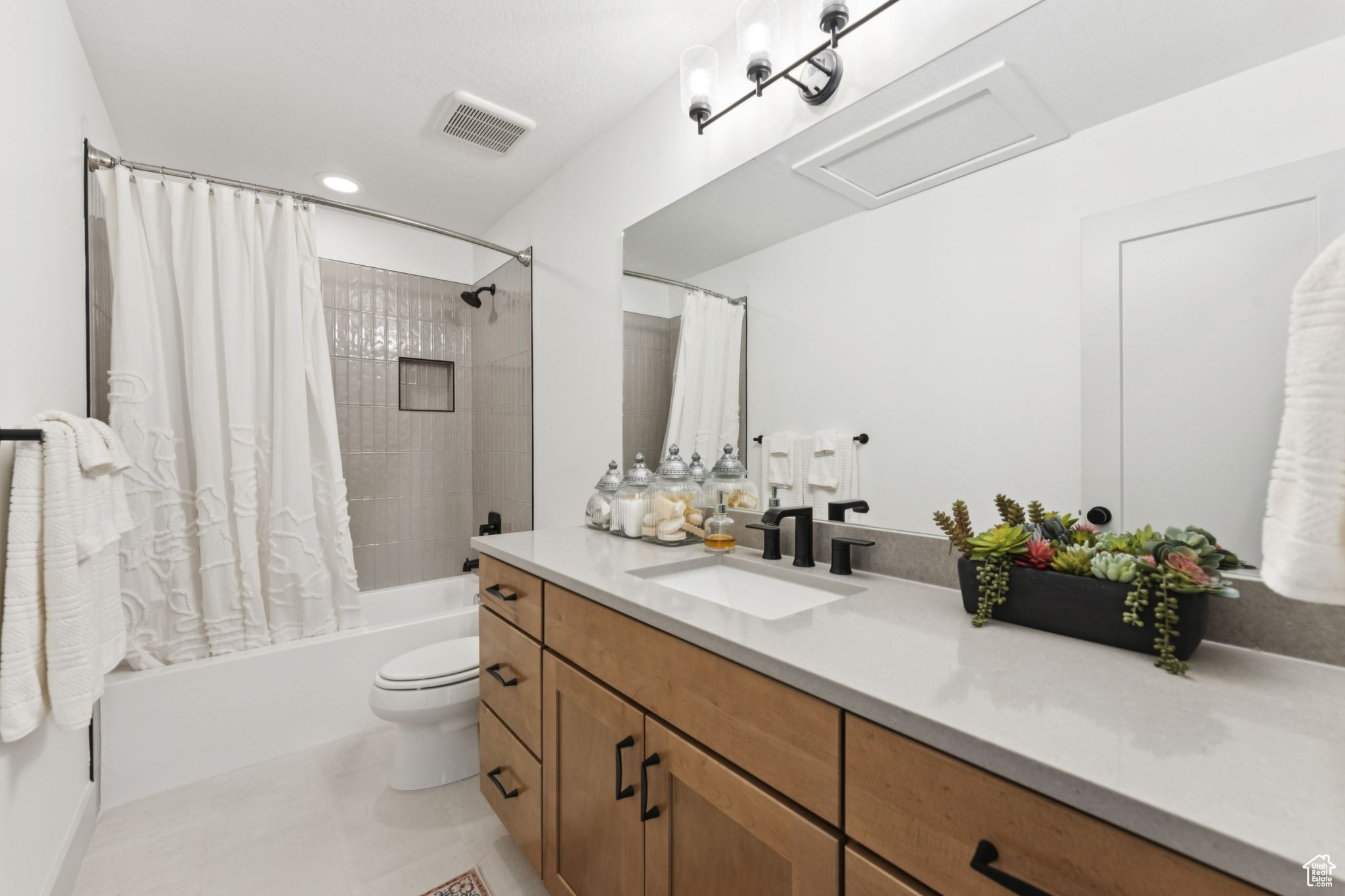 ORCHARD RIDGE EST 202 - Residential