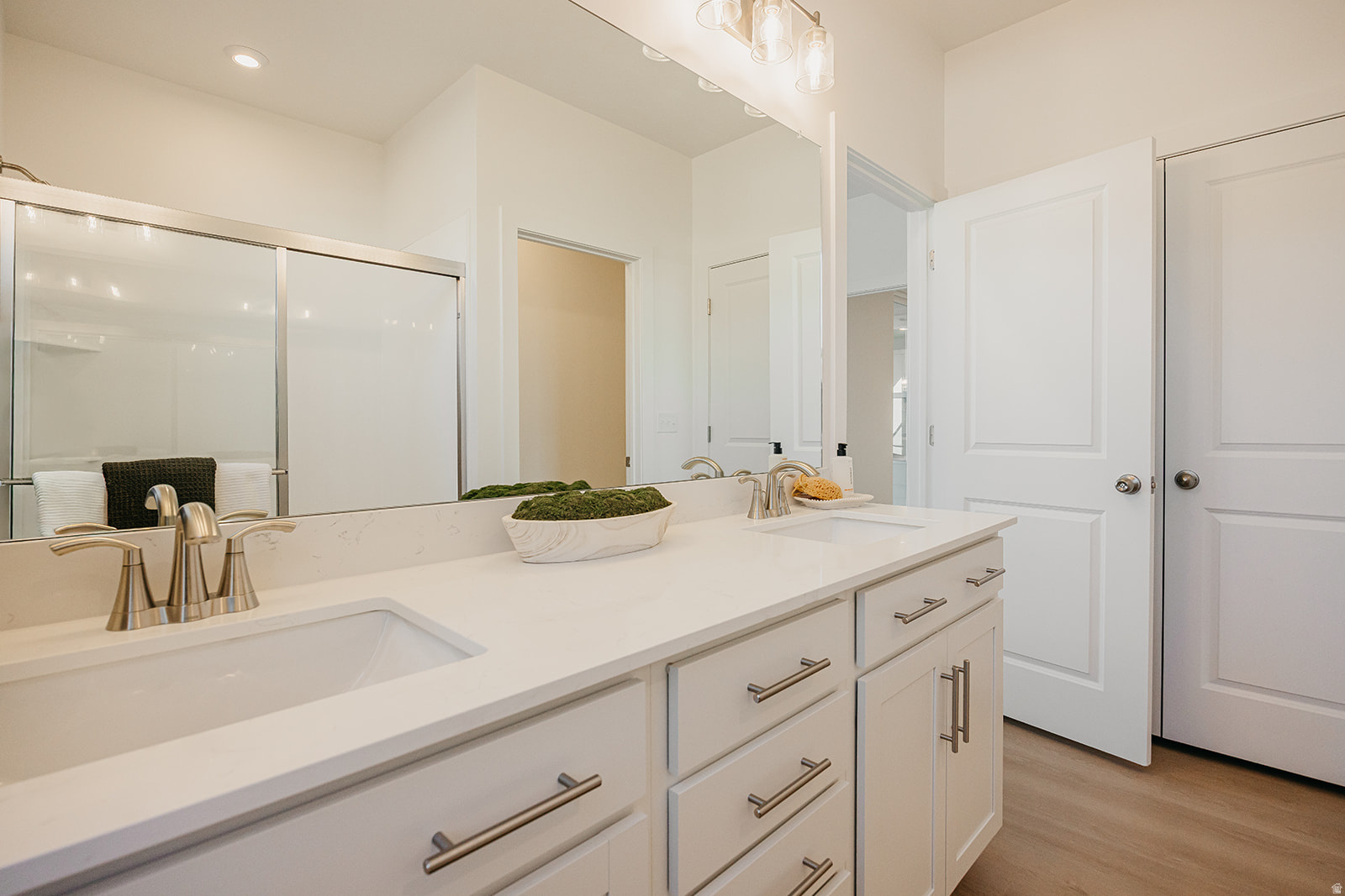 RIVERSIDE ESTATES - Residential