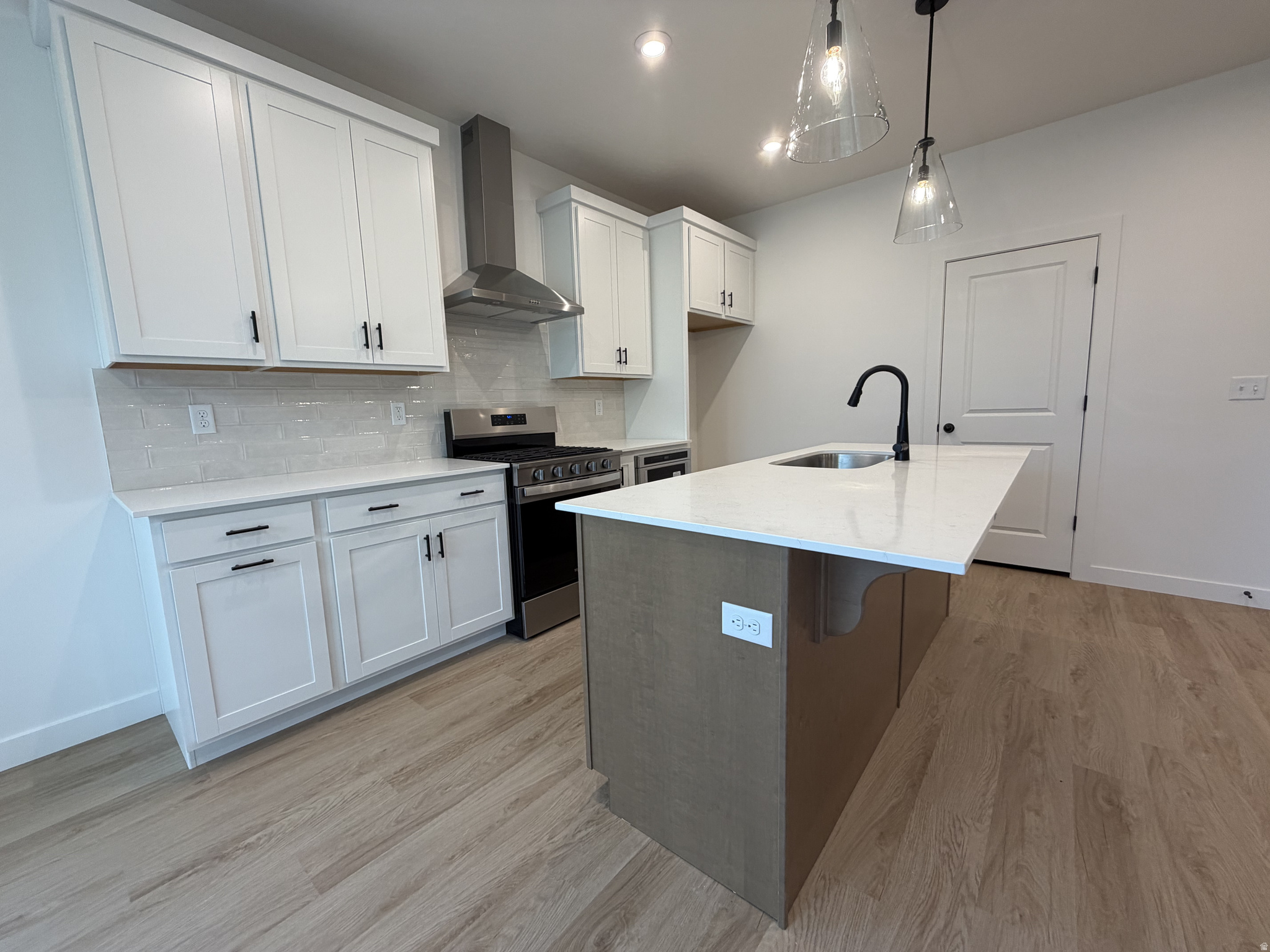 RIVERSIDE ESTATES - Residential