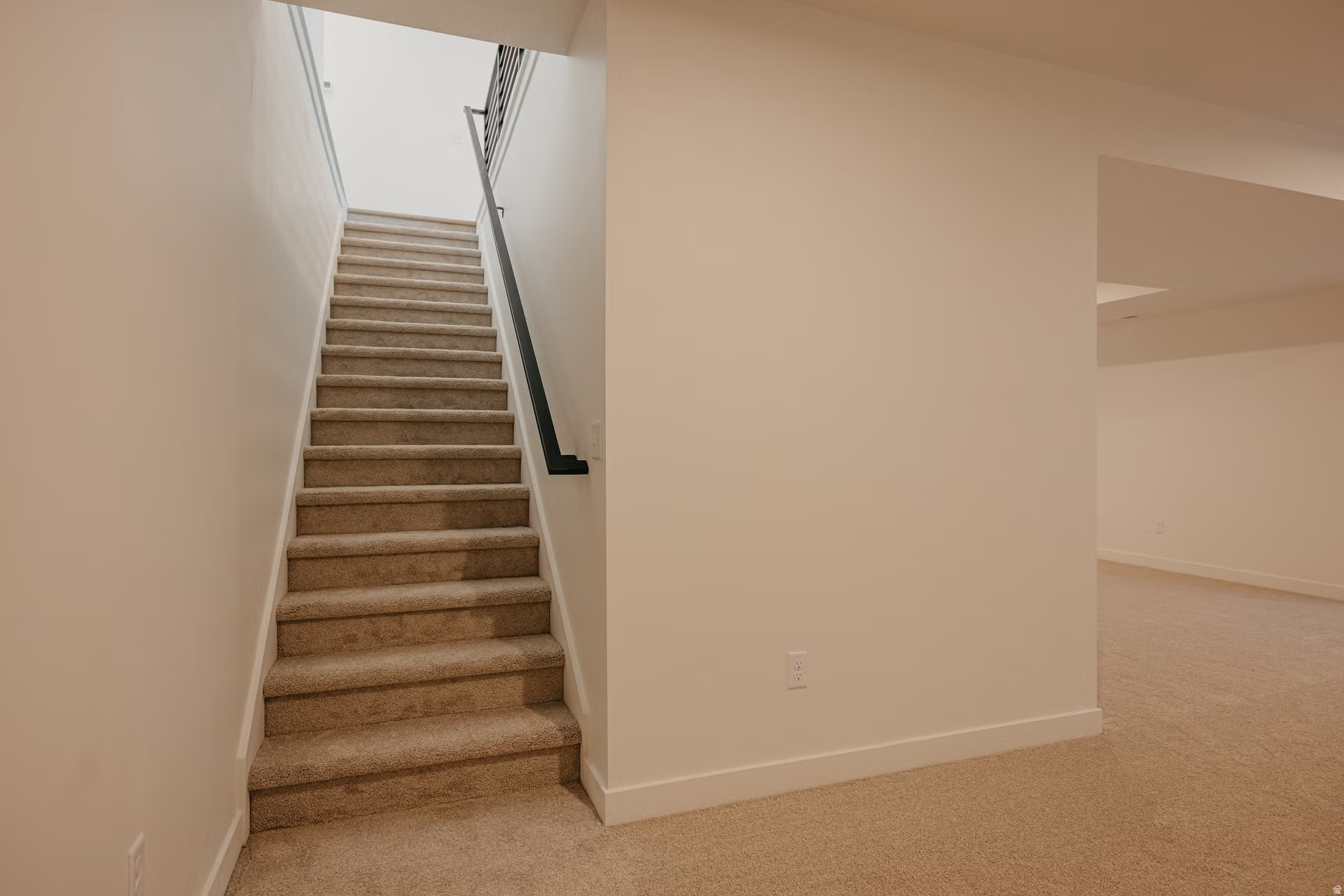 RIVERSIDE ESTATES - Residential