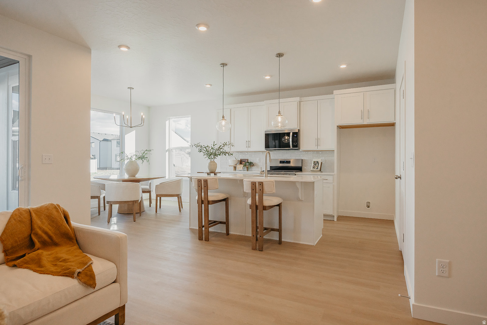 RIVERSIDE ESTATES - Residential