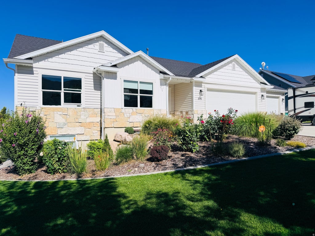 Photo of 575 N 750 E, Hyde Park, UT 84318 (MLS # 2184596)