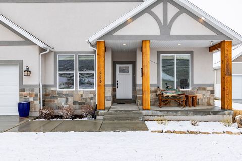 Photo of 269 W CANYON VIEW ROAD LN, Midway, UT 84049 (MLS # 2144158)