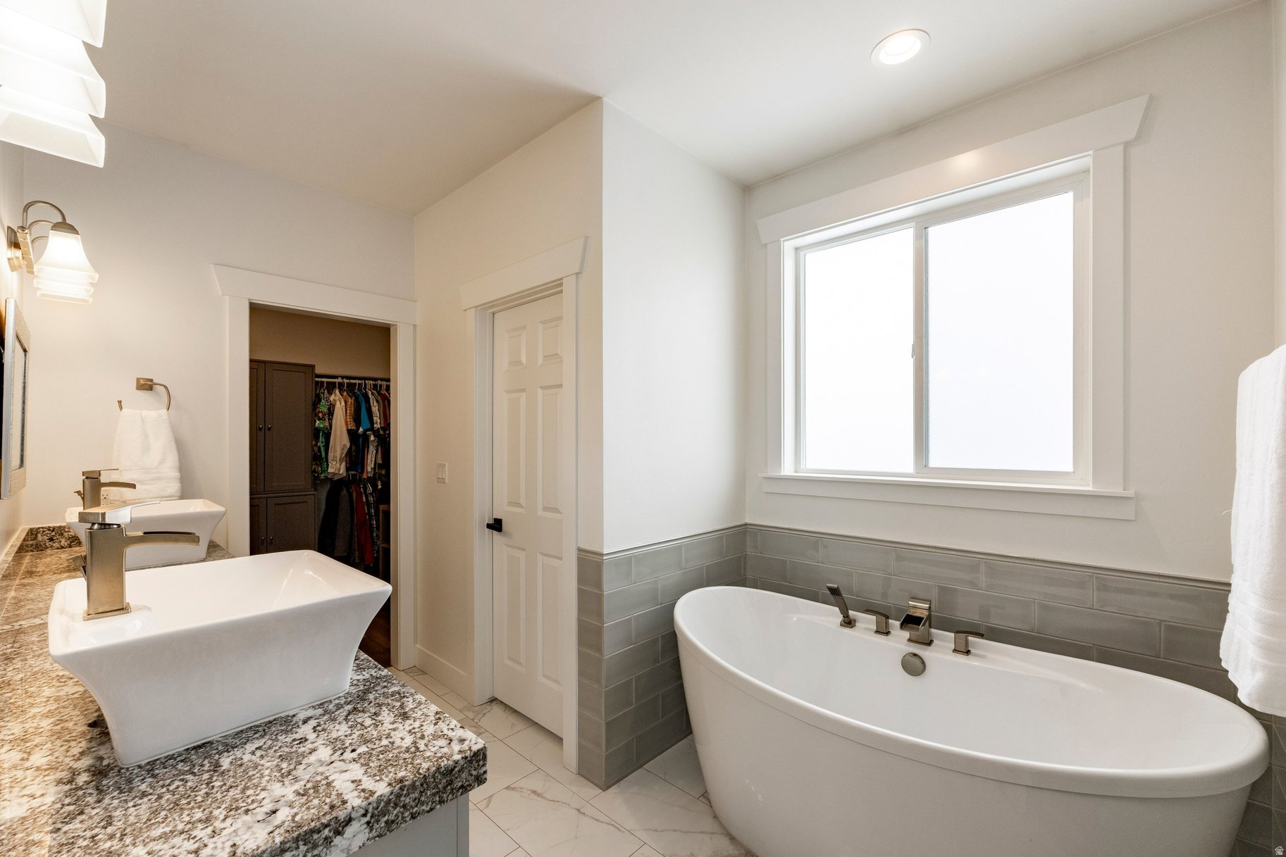 SCOTCH FIELDS - Residential