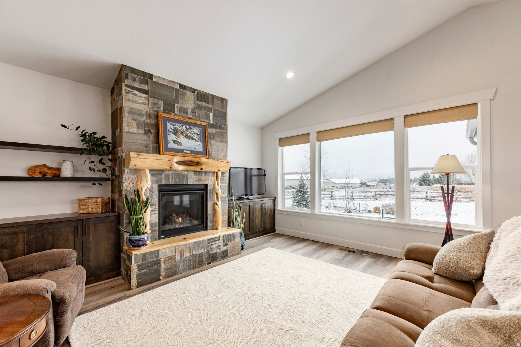 SCOTCH FIELDS - Residential