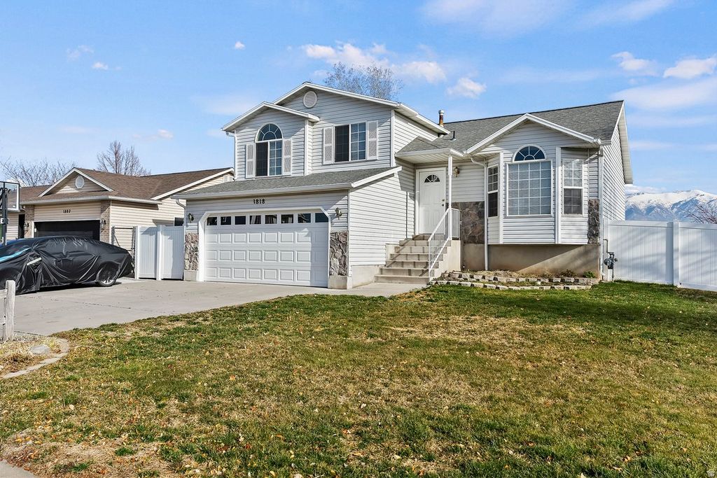 Photo of 1818 S 200 W, Clearfield, UT 84015 (MLS # 2133588)