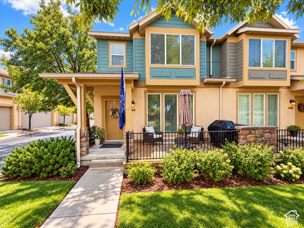 Photo of 944 W WILLOW GREEN WAY, Farmington, UT 84025 (MLS # 2191986)