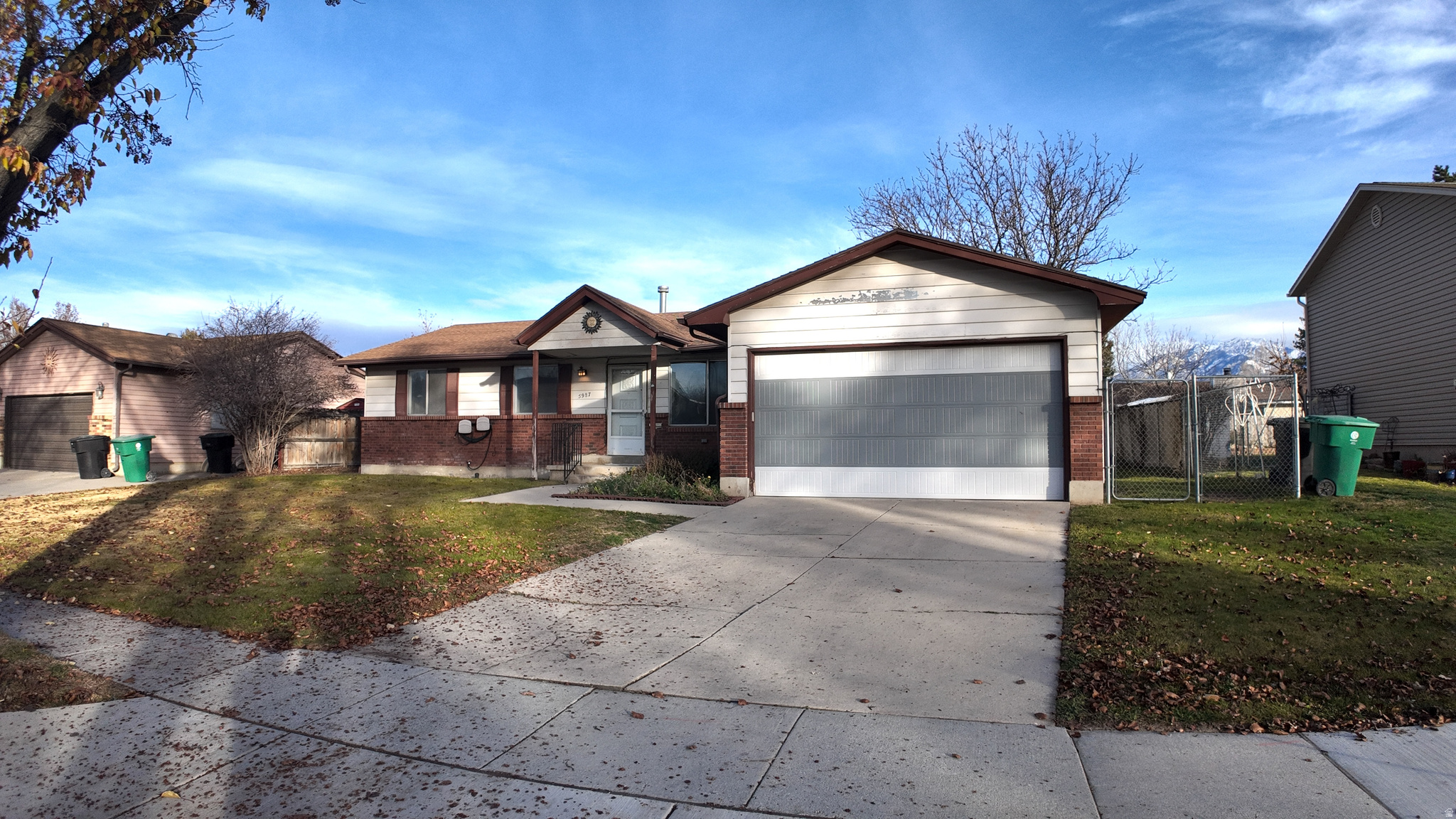 RIVERVIEW EAST - Residential