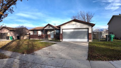 Photo of 5987 S BLUE STONE CIR, Murray, UT 84123 (MLS # 2126938)