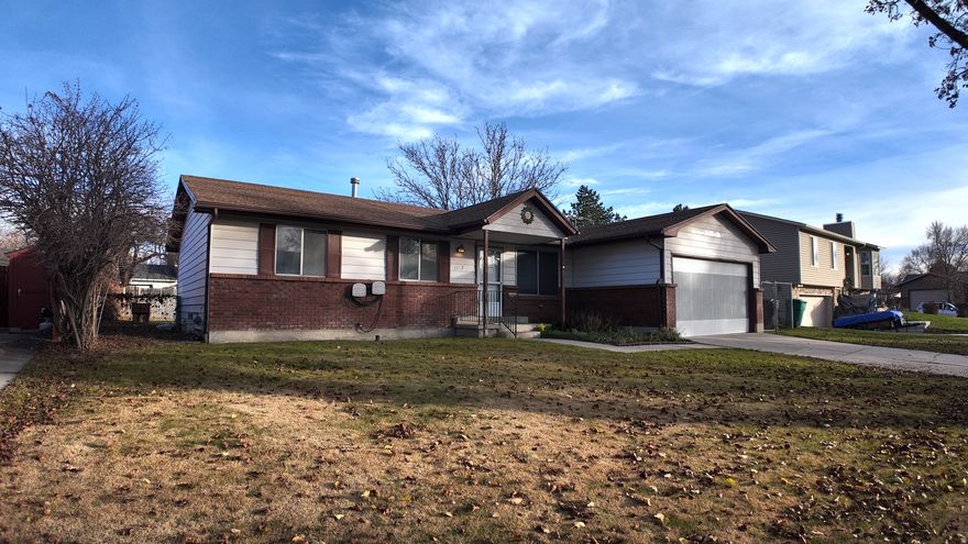 *RECENT PRICE DROP* Charming Murray rambler offering 3 bedrooms of comfortable single-level living. The classic rambler-style floor plan provides functional living space with good natural light throughout. Located in a quiet, established neighborhood with convenient access to schools, shopping, dining, parks, and major transportation routes, including nearby freeway access for an easy commute throughout the Salt Lake Valley. Buyer to verify all information.
