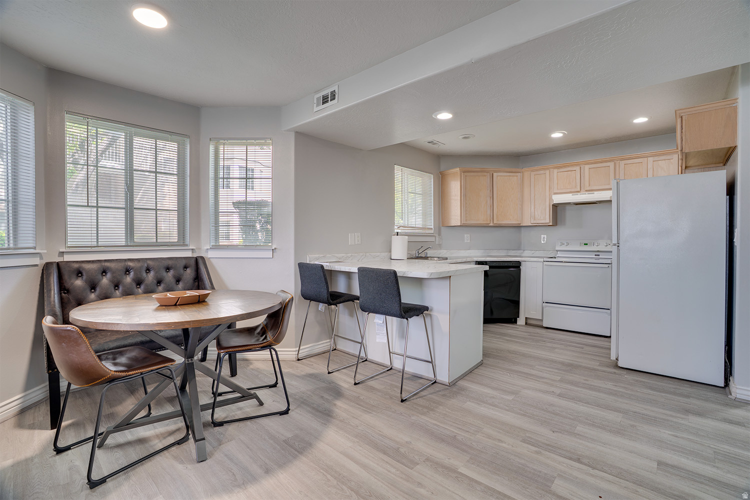 COUNTRY WOODS - Residential