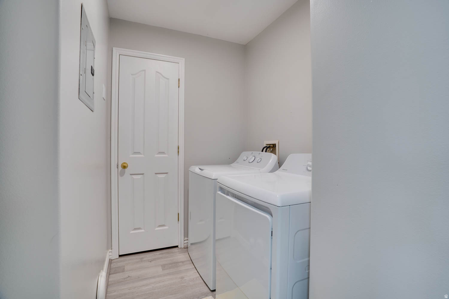 COUNTRY WOODS - Residential