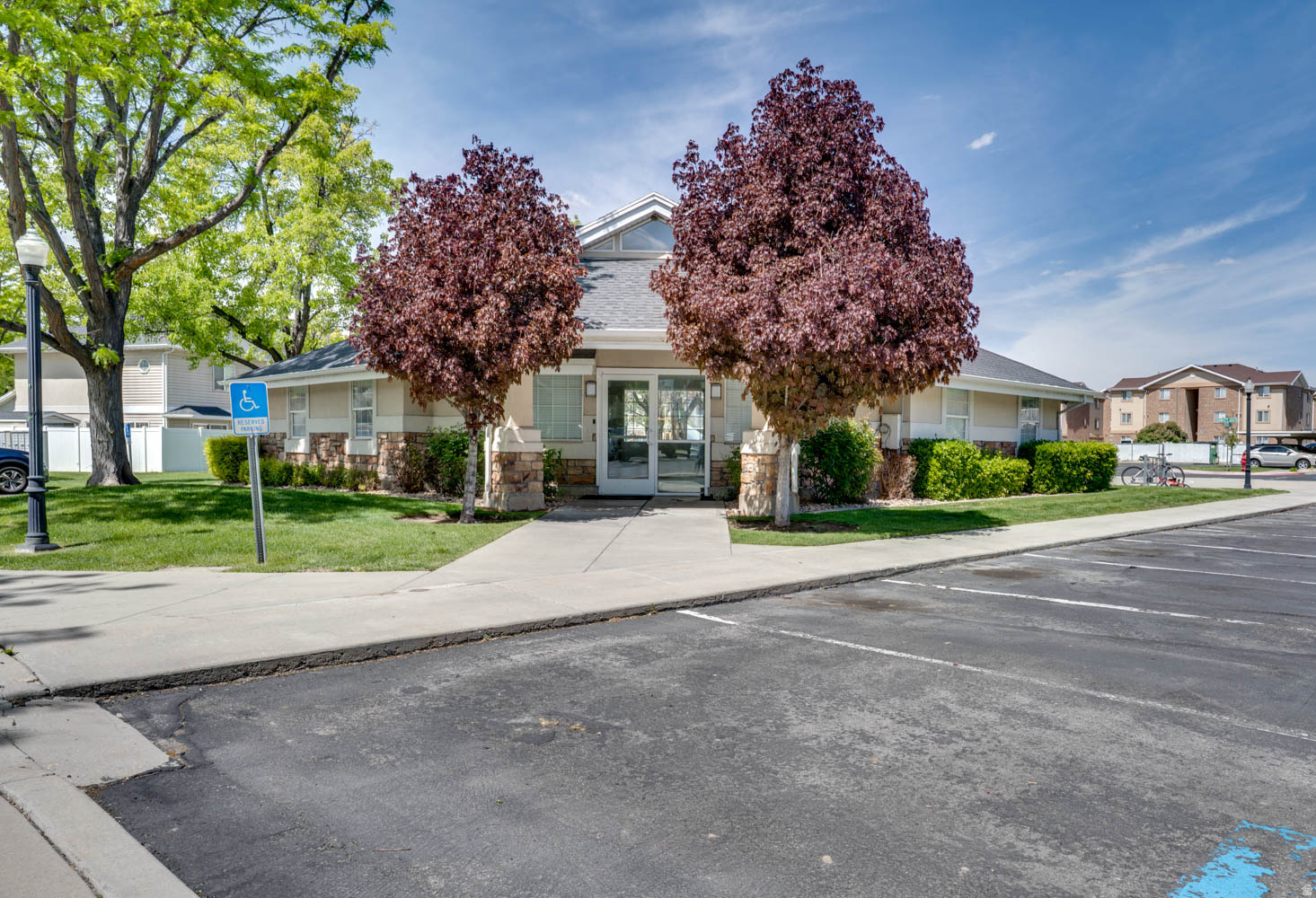 COUNTRY WOODS - Residential