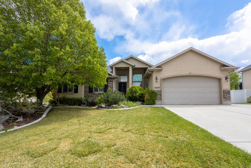 Photo of 14287 S ROSALEEN LN W, Herriman, UT 84096 (MLS # 2154252)