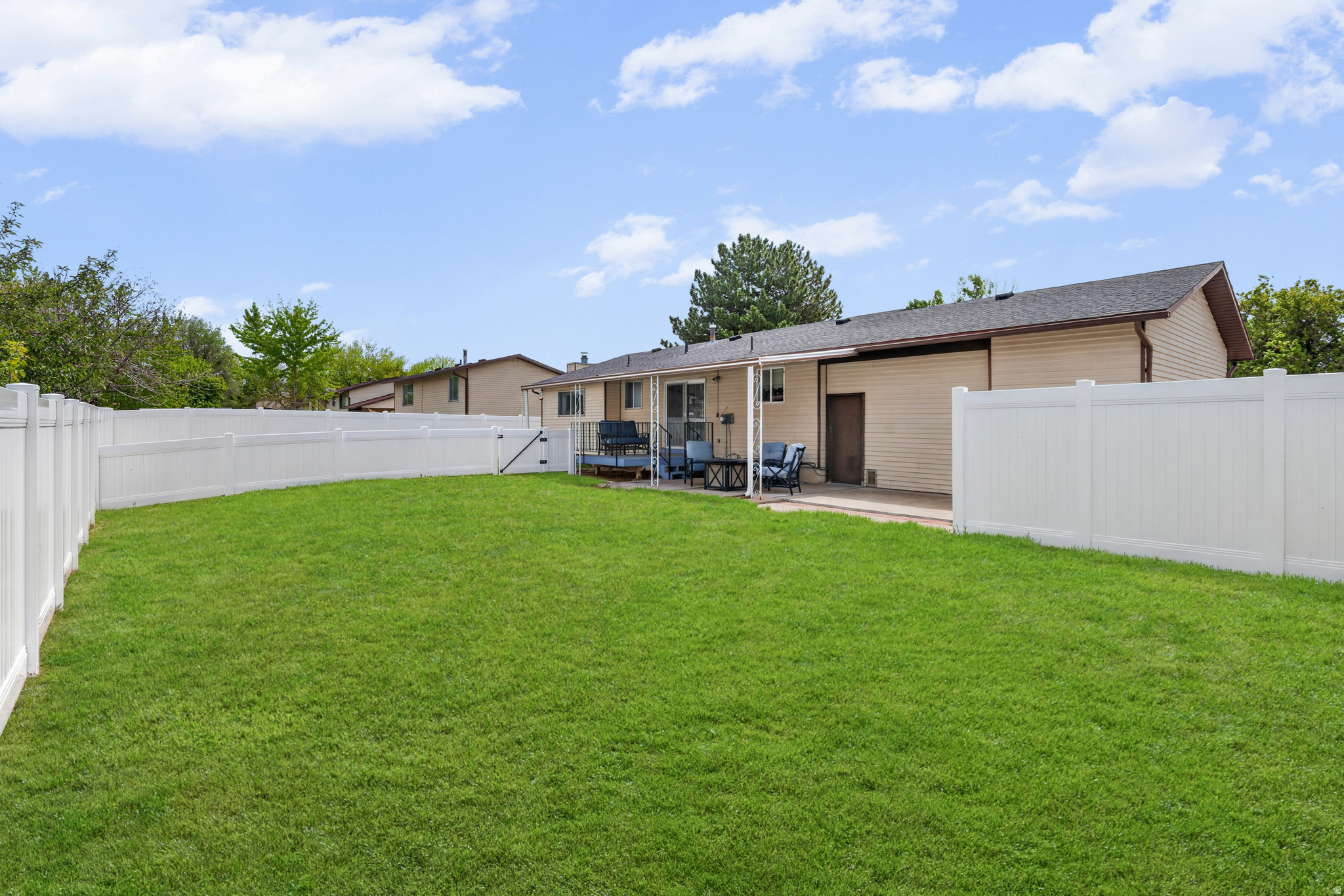 COUNTRY VILLAGE SUB - Residential
