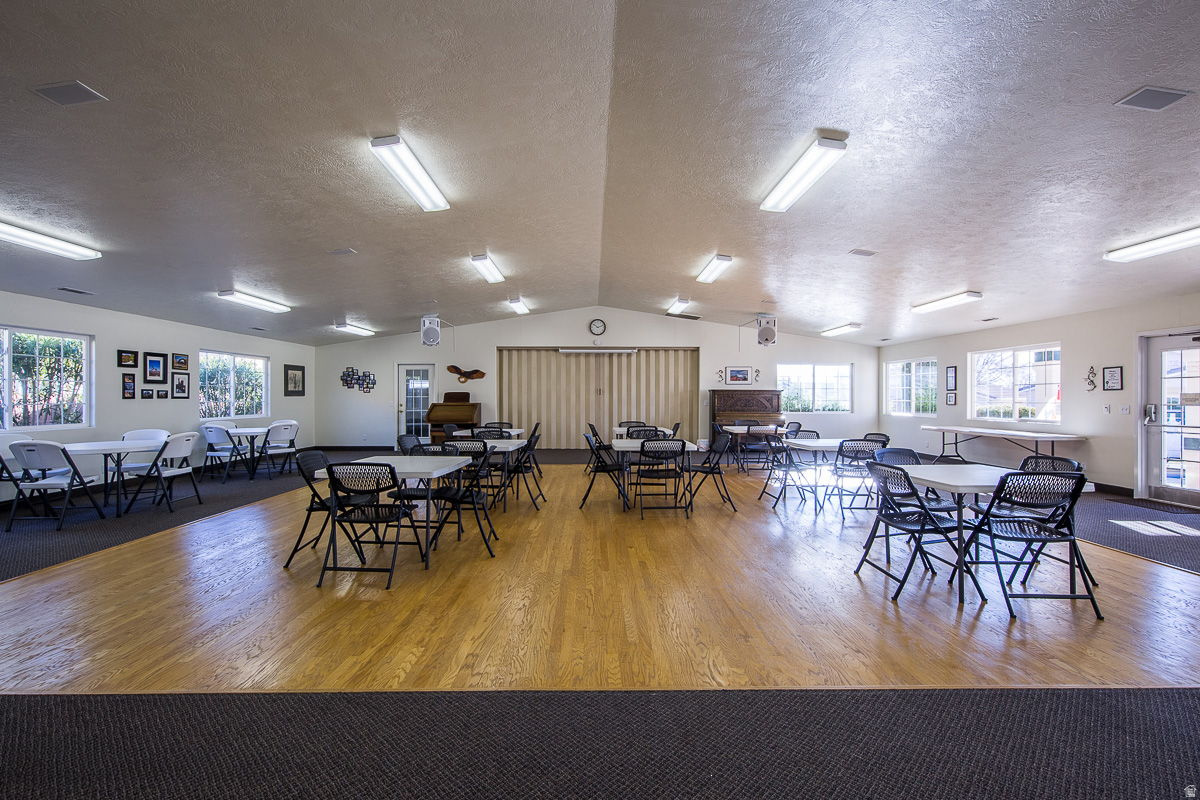 CANYON COVE LEISURE HOME - Residential