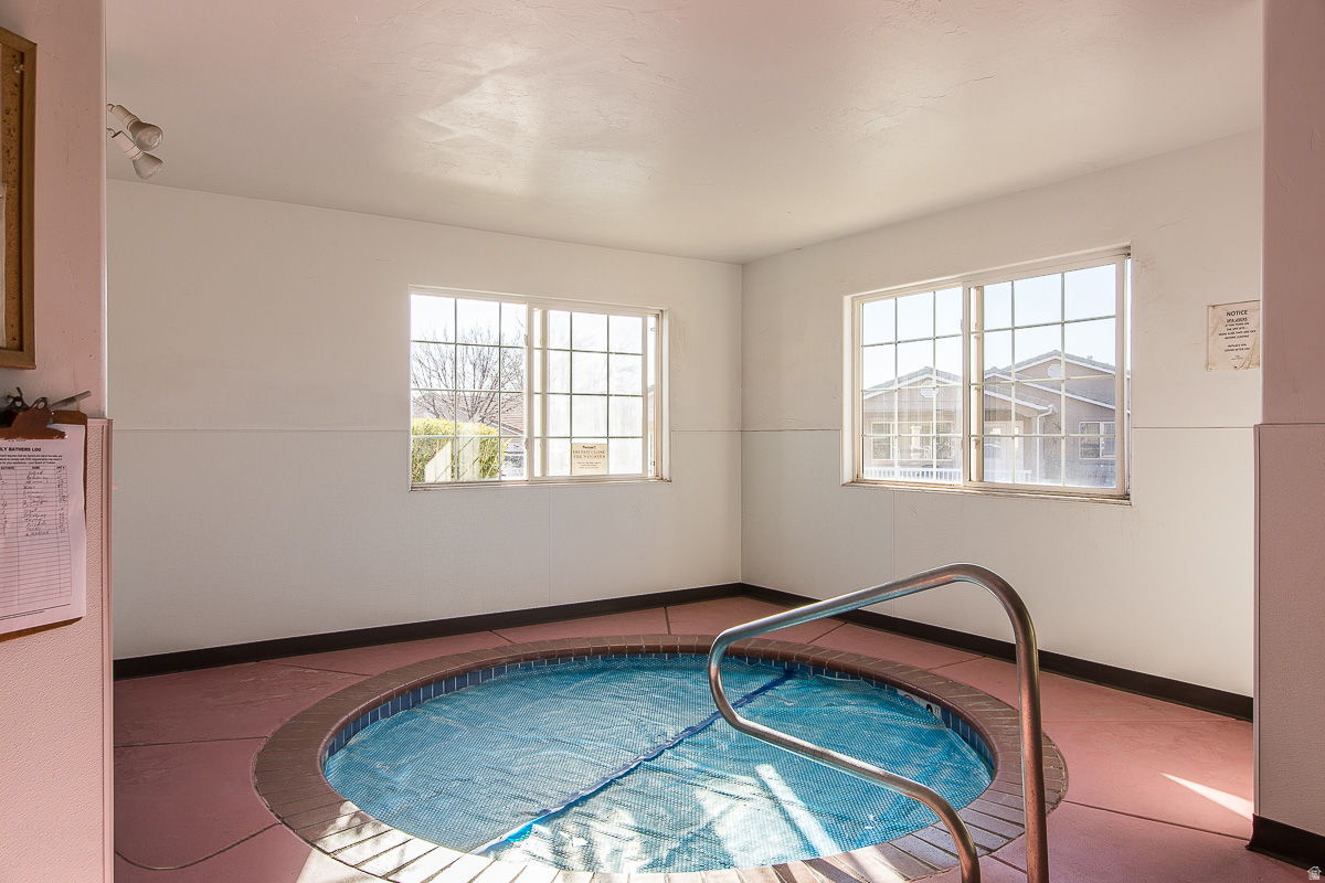 CANYON COVE LEISURE HOME - Residential