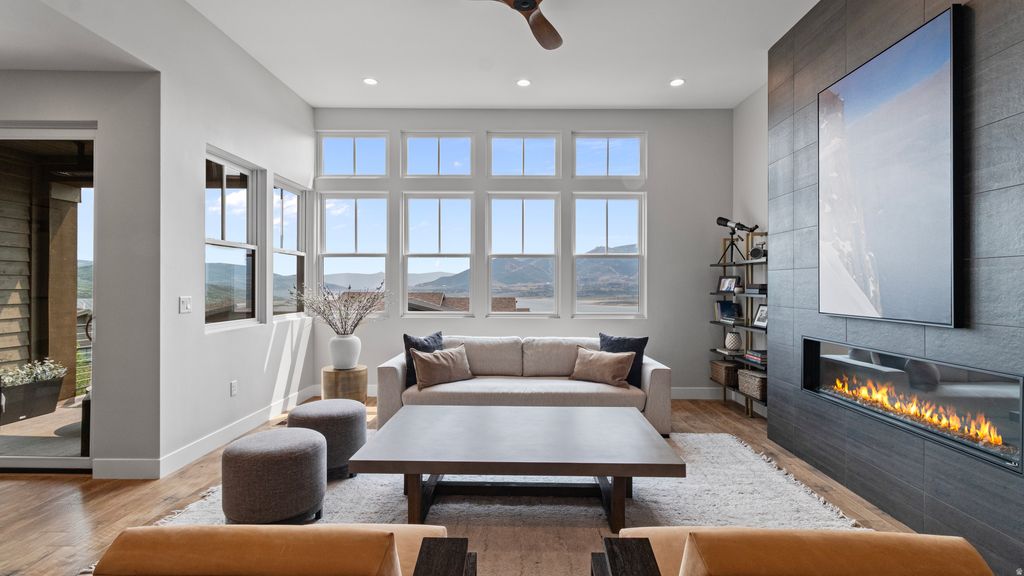 Photo of 402 E OVERLOOK LOOP, Hideout, UT 84036 (MLS # 2168856)