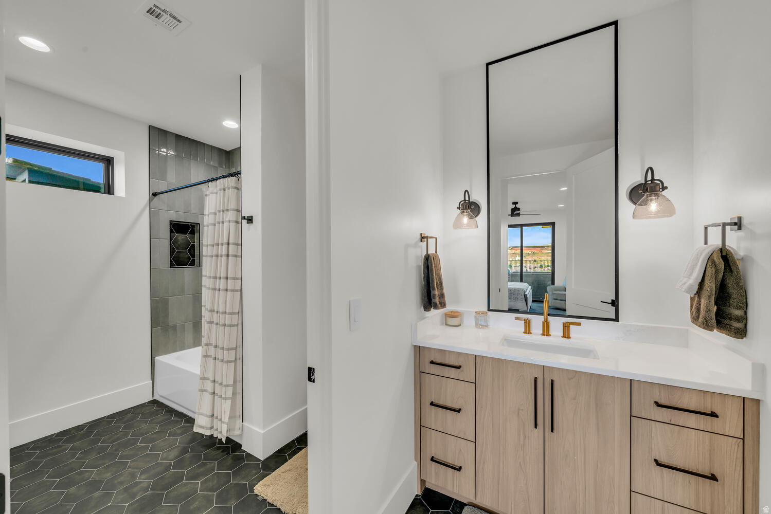 SOUTH RIM AT FOREMASTER RIDGE PH 3 - Residential