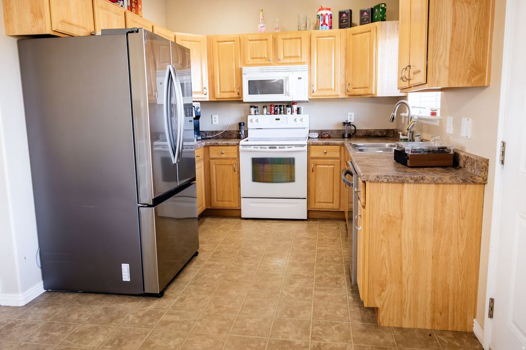 Photo of 1658 W 300 S #42, Vernal, UT 84078 (MLS # 2156401)