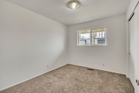Tiny photo for 129 N 200 E, Payson, UT 84651 (MLS # 2127843)