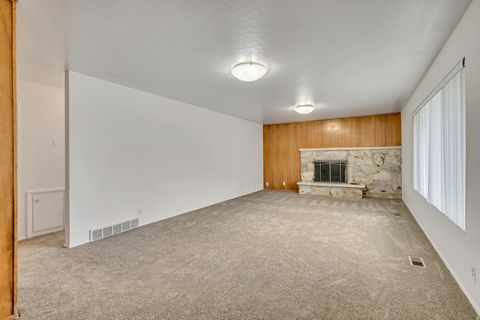 Tiny photo for 129 N 200 E, Payson, UT 84651 (MLS # 2127843)