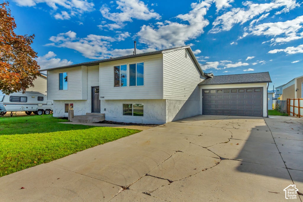 Photo of 5568 S 3925 W, Roy, UT 84067 (MLS # 2193788)