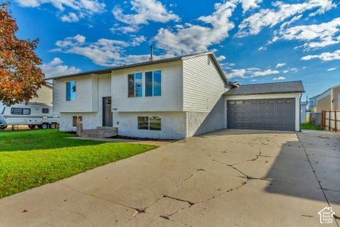 Photo of 5568 S 3925 W, Roy, UT 84067 (MLS # 2193788)