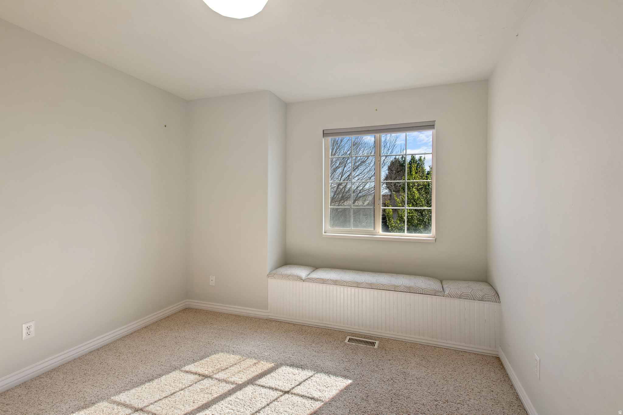 WHITE HILLS - Residential