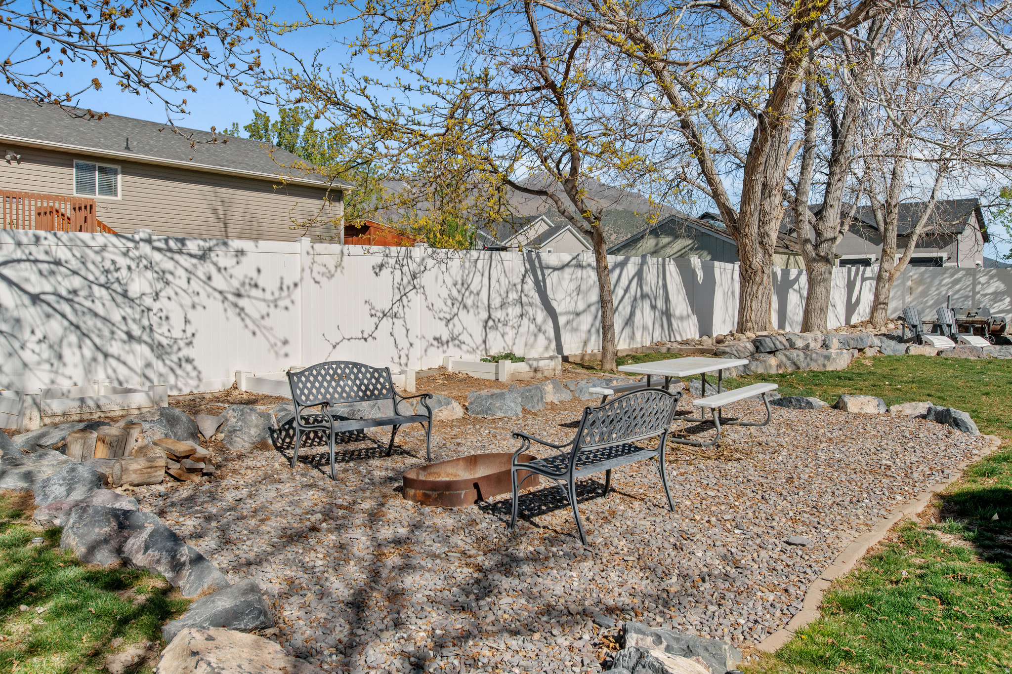 WHITE HILLS - Residential