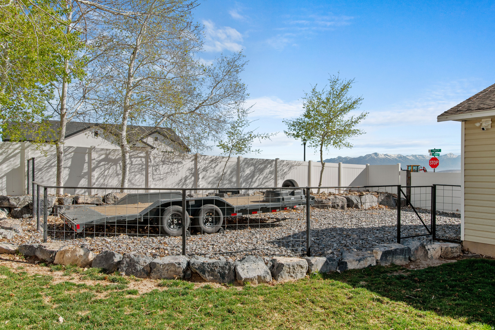 WHITE HILLS - Residential